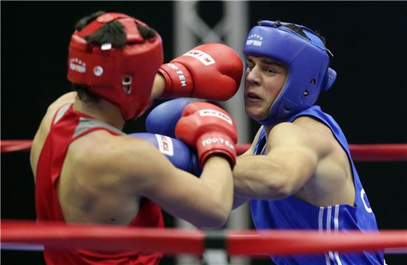 Polufinale Europskog juniorskog prvenstva u boksu: Filipi - Hlebnikov