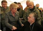 Kolinda Grabar Kitarović podržala prosvjednike pred Ministarstvom branitelja