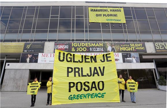 Akcija Greenpeacea ispred "Lisinskog" protiv TE na ugljen Plomin C