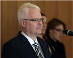 Predsjednik Josipović uručio odlikovanje fra Iliji Živkoviću 