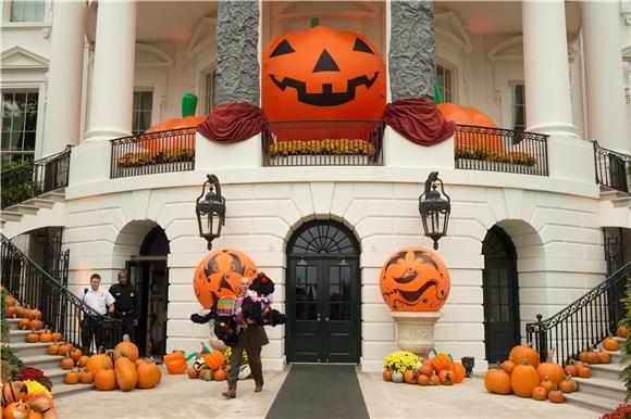 USA HALLOWEEN WHITE HOUSE