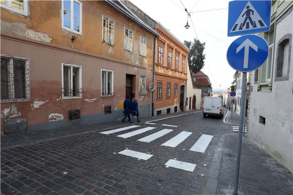 Iscrtani pješački prijelazi u Mesničkoj ulici u Zagrebu