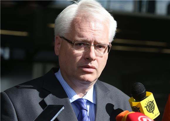 Josipović: normalno je da se glasovi preraspodjele kad uđu novi kandidati