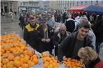  Prodaja mandarina na Trgu bana Jelačića                                                                                                    