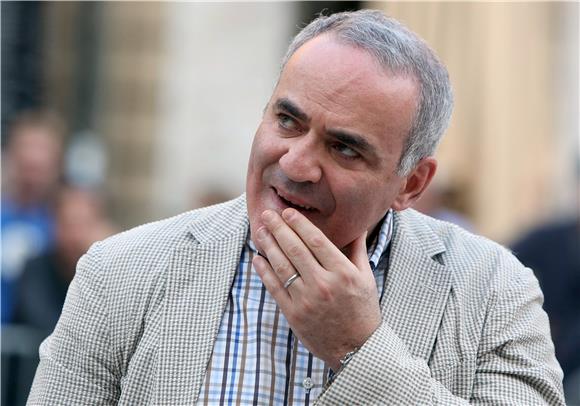 Kasparov: Putina treba zaustaviti sada ili će biti prekasno