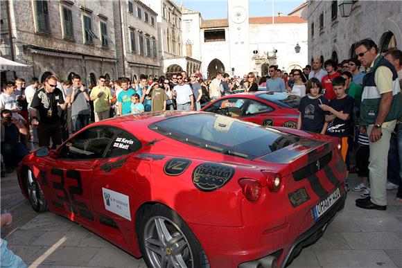 Javna ponuda dionica Ferrarija sredinom 2015. godine 