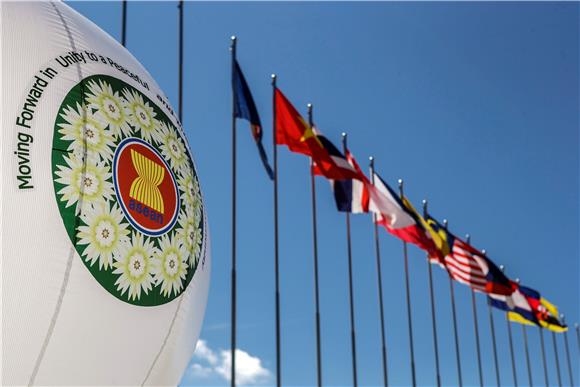 Drugi dan summita ASEAN-a, fokus na regionalnoj zoni slobodne trgovine