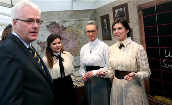 Predsjednik Josipović obišao 19. smotru Sveučilišta u Zagrebu