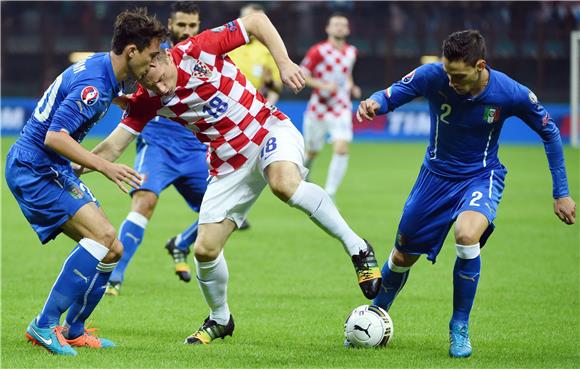 Italija - Hrvatska 1-1, hrvatski huligani izazvali prekid