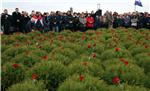 Vukovar: Svijeće i vijenci kod masovne grobnice na Ovčari