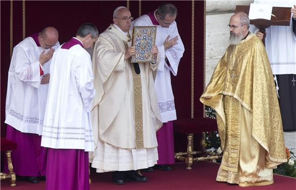 Papa proslasio šestero novih svetaca