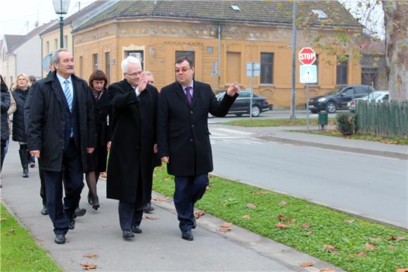 Josipović: odličja za sudionike akcije "Otkos-10"