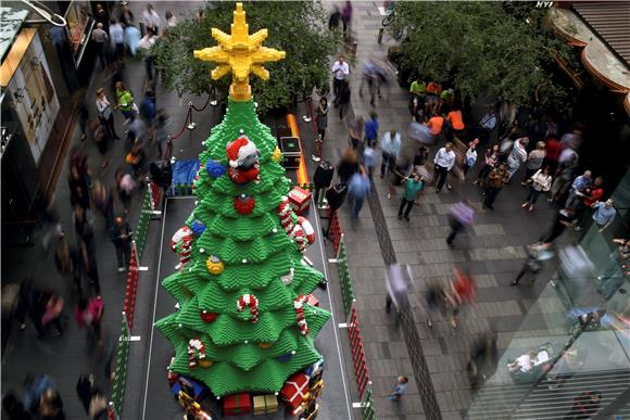 epaselect AUSTRALIA LEGO CHRISTMAS TREE