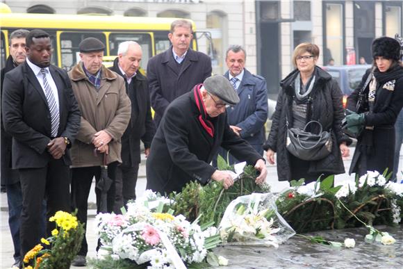 Meron u Sarajevu odao počast djeci ubijenoj tijekom opsade od 1992. do 1995.