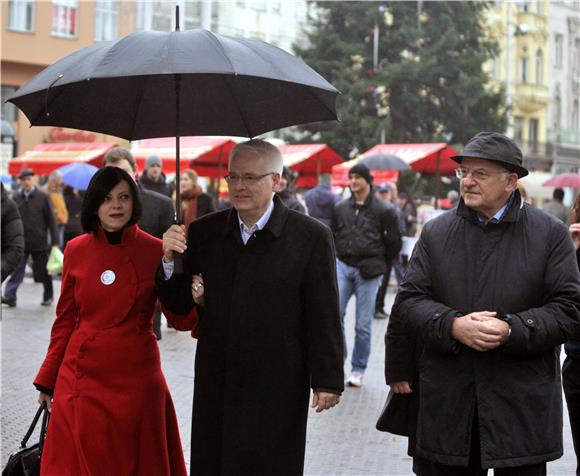 Potporu Josipoviću potpisima dali Leko, Holy, Glavašević i dio umirovljeničkih udruga