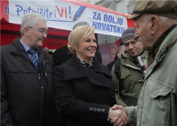 Kolinda Grabar-Kitarović posjetila je mjesto prikupljanja potpisa