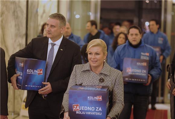 Grabar Kitarovic hands in list with more than 328,000 signatures for her candidacy