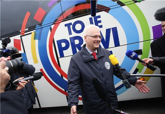 Predsjednik Josipović krenuo u službenu kampanju