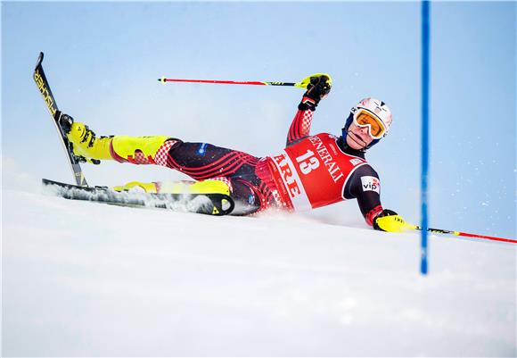 Slalom Are: Neureuther vodi, Kostelić odustao