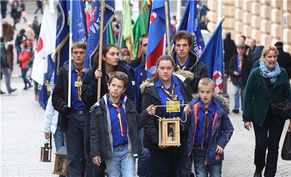 Donošenje Betlehemskog svjetla mira u Zagrebačku katedralu