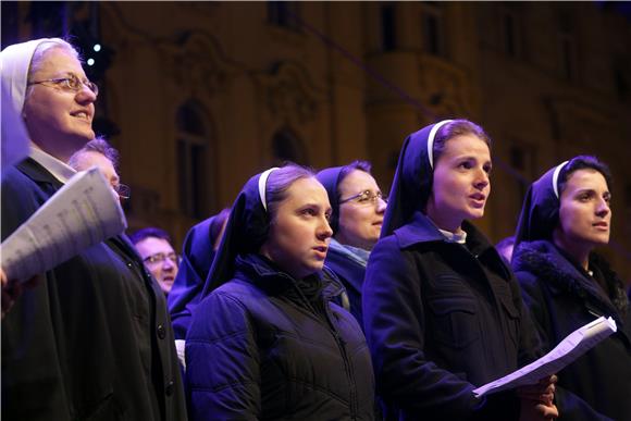 Redovnički band aid na manifestaciji 'Advent u Zagrebu'