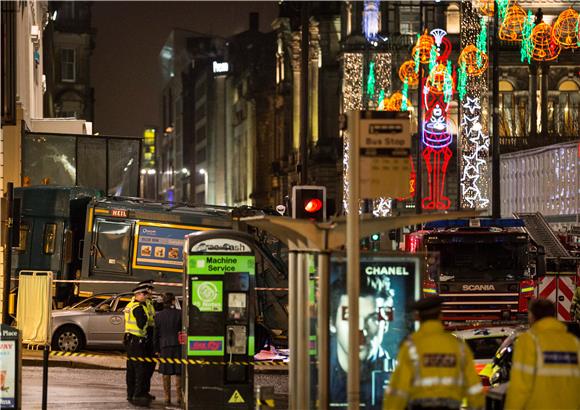 U teškoj prometnoj nesreći u Glasgowu šestero mrtvih