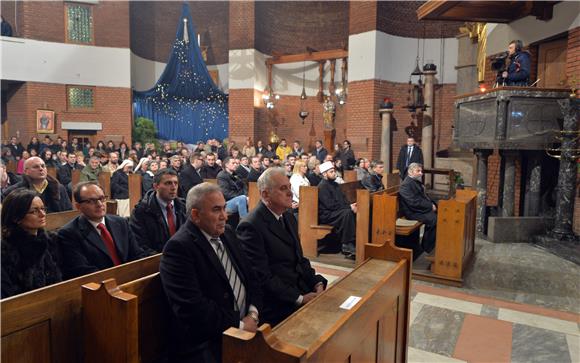 Polnoćku u Beogradu predvodio nadbiskup beogradski Stanislav Hočevar