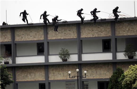 INDONESIA MILITARY DRILL