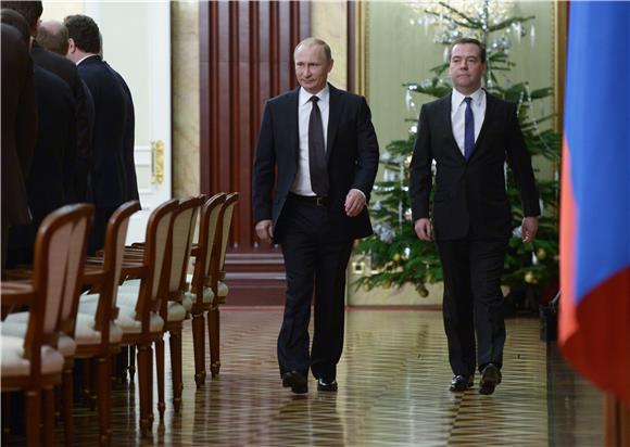 RUSSIA GOVERNMENT PUTIN MEDVEDEV CABINET MEETING