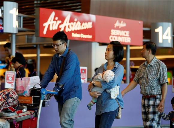 SINGAPORE AIRASIA PLANE MISSING