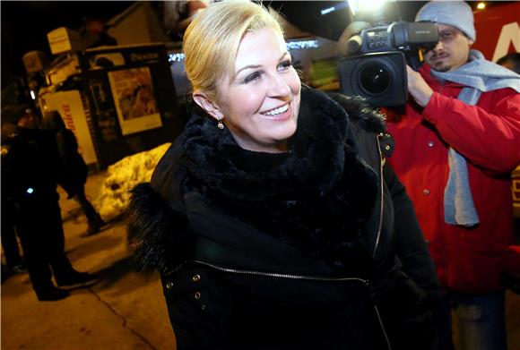 Kolinda Grabar-Kitarović posjetila branitelje u Savskoj ulici