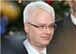 Josipović video linkom čestitao Novu godinu vojnicima u misijama