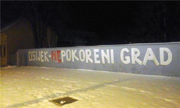 HSP osudio oskvrnuće spomenika-grafita 'Osijek - NEpokoreni grad!' 