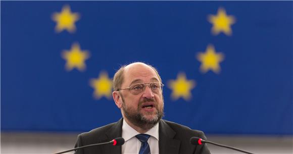 Schulz pozvao zastupnike da minutom šutnje odaju počast žrtvama terorističkog napada u Parizu