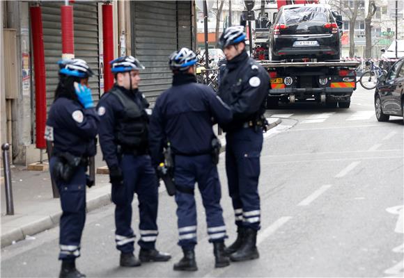 Francuska policija u šumama Pikardije traga za osumnjičenima