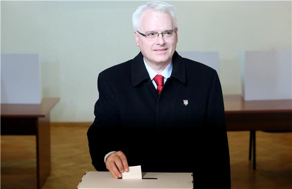 Predsjednički kandidat Ivo Josipović glasao u drugom krugu izbora za predsjednika Republike Hrvatske