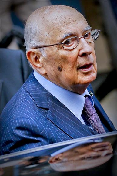 FILE ITALY GOVERNMENT NAPOLITANO RESIGNS