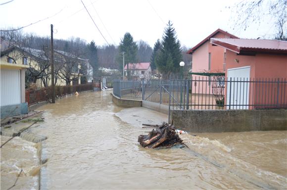 BiH: Kiša prouzročila porast vodostaja, kod Sarajeva ugrožene kuće