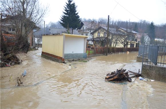 BiH: Kiša prouzročila porast vodostaja, kod Sarajeva ugrožene kuće 