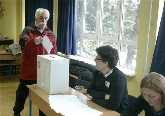 IZBORI: krenule naknade biračkim odborima