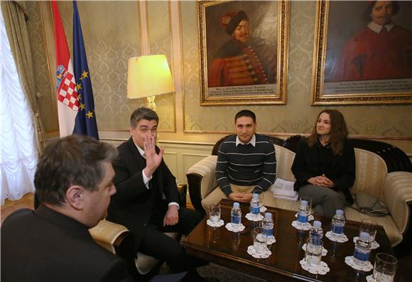 Premijer Milanović s predstavnicima Udruge Franak