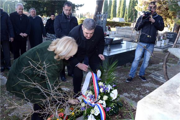 Gradonačelnik Baldasar povodom Dana sjećanja na žrtve holokausta položio vijence na Lovrincu i u O.Š. Pojišan