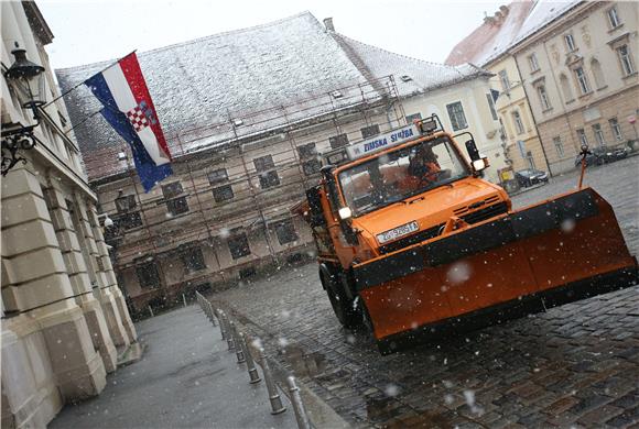 Švaljek: sve službe u Zagrebu spremne za snijeg