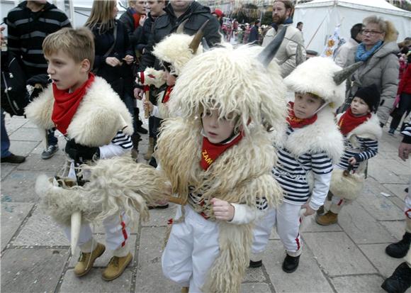 Dječja karnevalska povorka