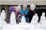 RUSSIA SNOWMEN BATTLE 