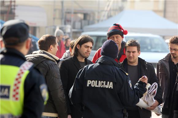 Živi zid i OraH pred Saborom: ne bušenju Jadrana 