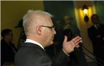 Josipovic says will stay in politics, won't topple Milanovic