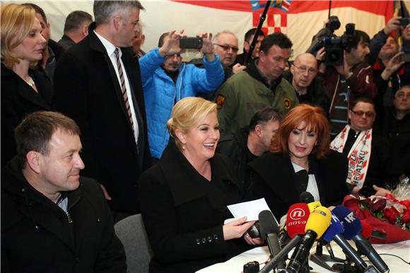 Kolinda Grabar Kitarović posjetila branitelje u Savskoj