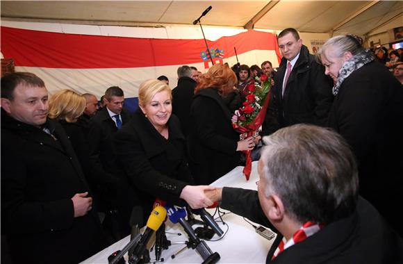 Kolinda Grabar Kitarović posjetila branitelje u Savskoj