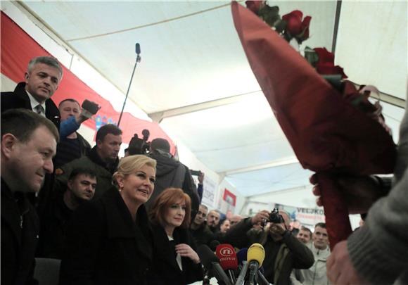 Kolinda Grabar Kitarović posjetila branitelje u Savskoj